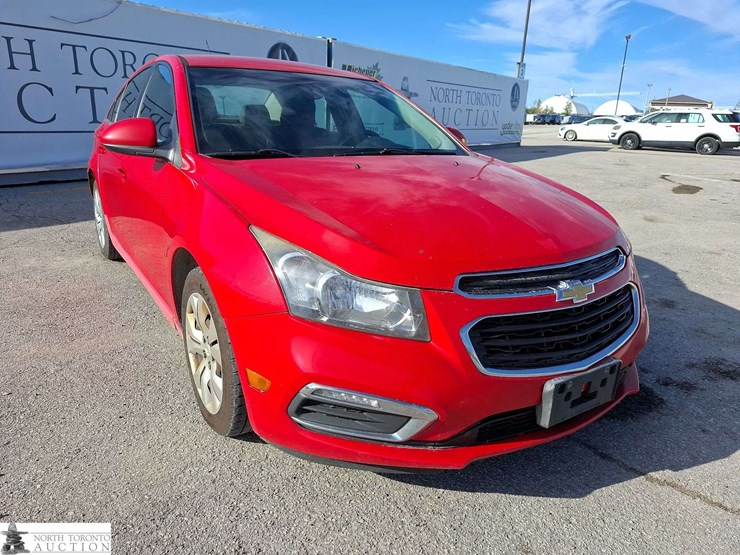 2016-chevrolet-cruze-limited-lt-image-3