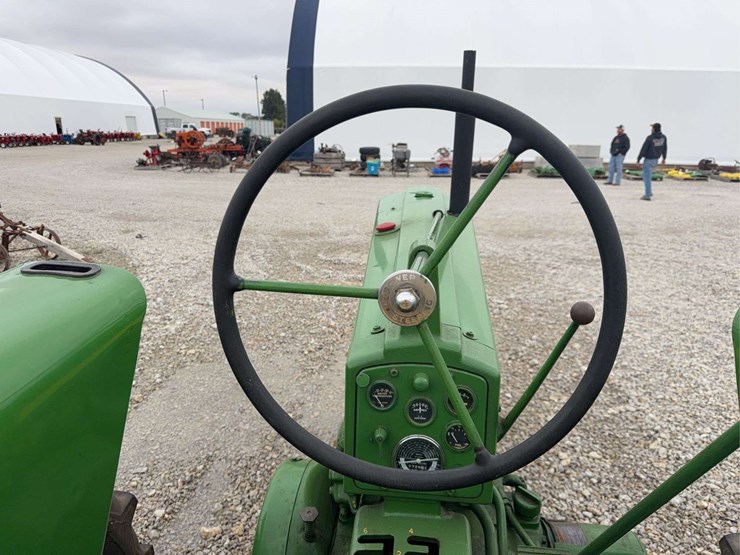 1957-john-deere-520-image-41