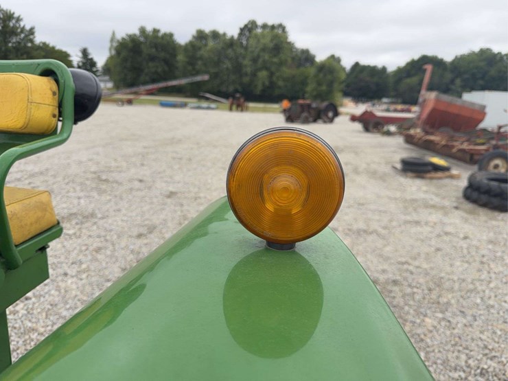 1957-john-deere-520-image-36