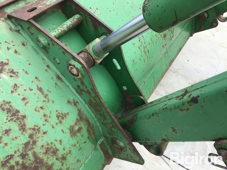 john-deere-720-image-15