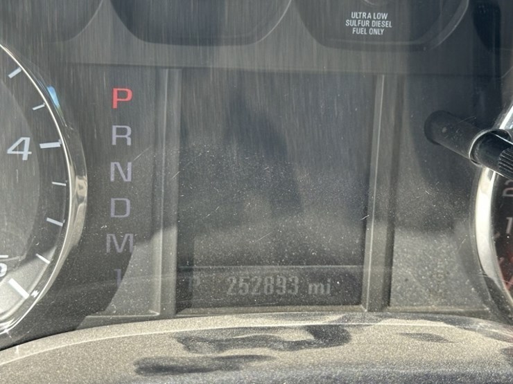 2015-chevrolet-silverado-2500-image-19