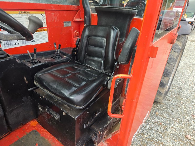 2010-jlg-g10-55a-image-40