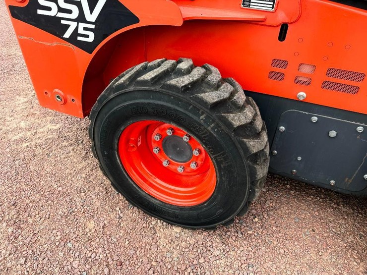 kubota-ssv75-image-15
