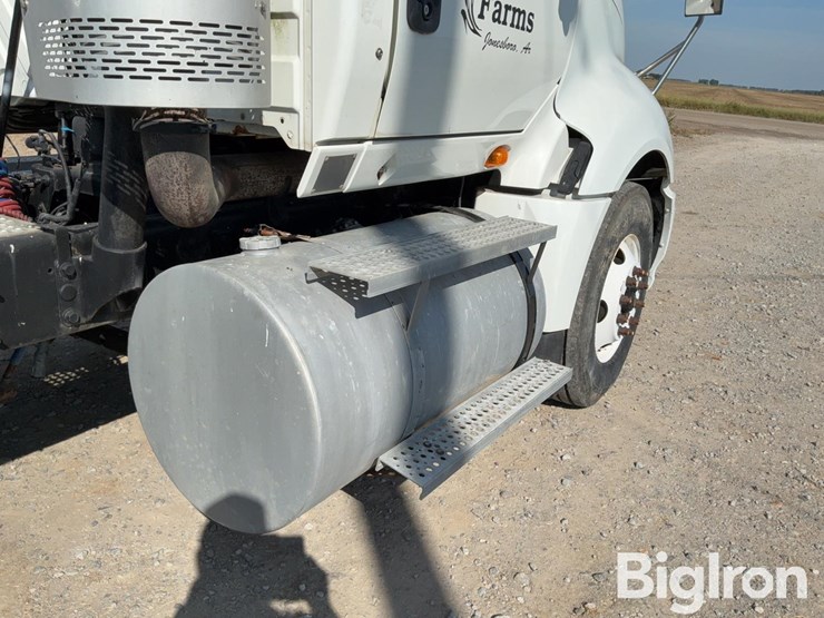 2011-international-prostar-image-17