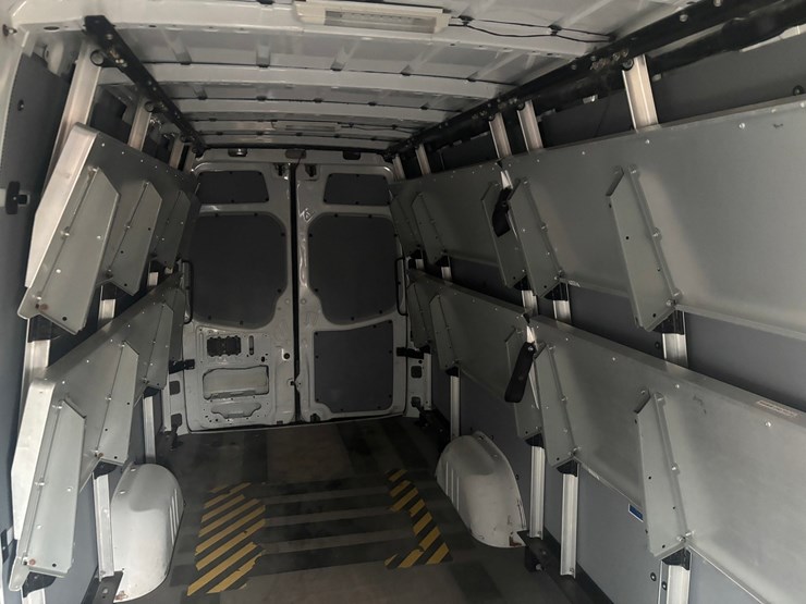 #2333-•-2014-mercedes-sprinter-van-image-63