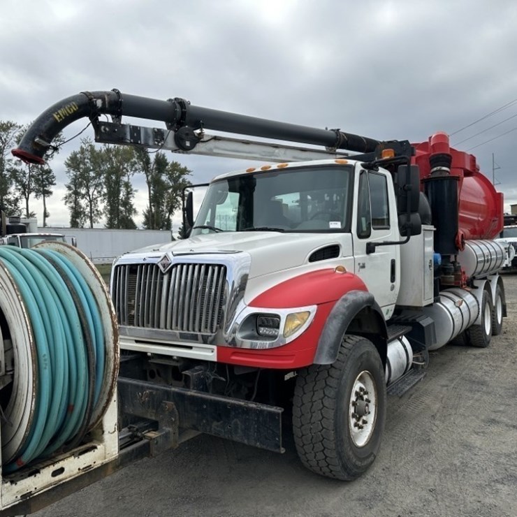 2007 INTERNATIONAL 7600