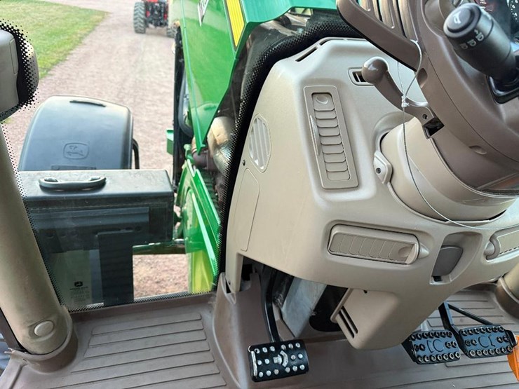 john-deere-6215r-image-69