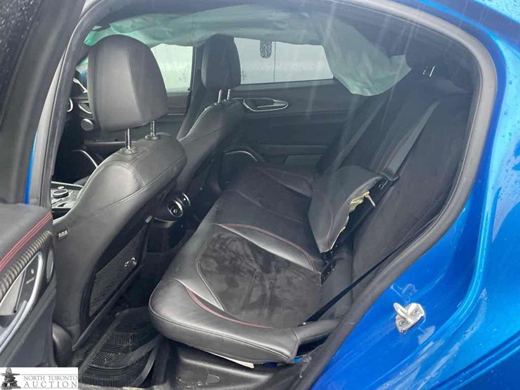non-operable-2018-alfa-r-giulia-quadrifogli-image-29