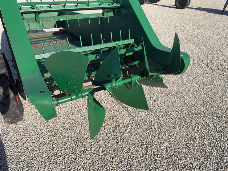 oliver-superior-manure-spreader-image-14