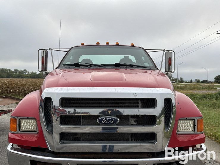 2015-ford-f750-xlt-image-10