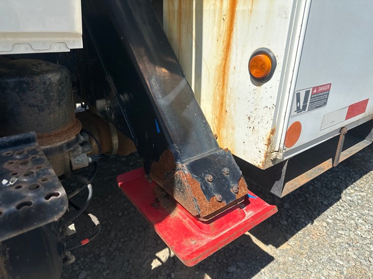 2009-international-durastar-4300-image-40