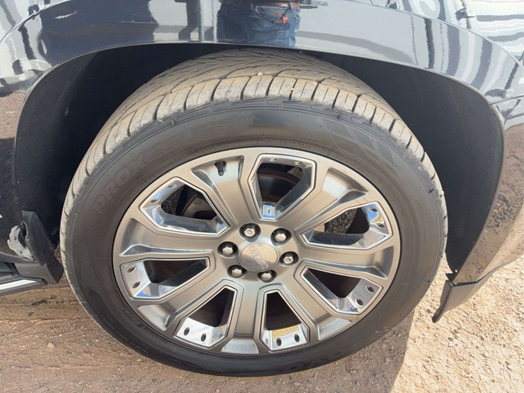 2015-gmc-yukon-denali-image-39