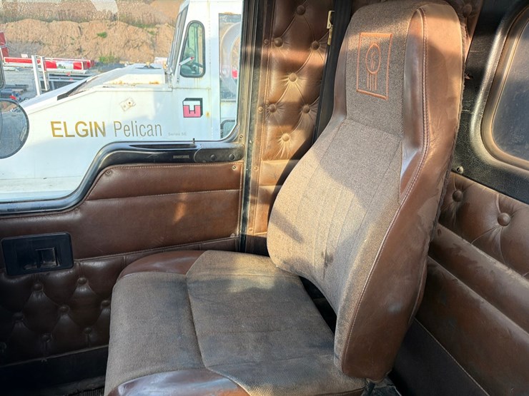 1997-kenworth-t800-image-73