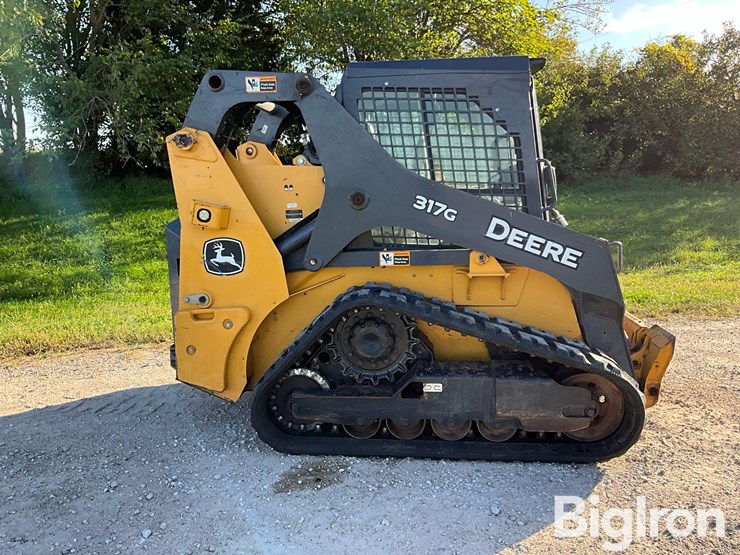 2019-deere-317g-image-4