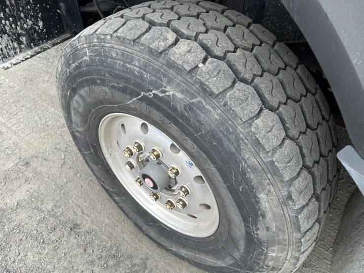 2012-vactor-2100-image-11