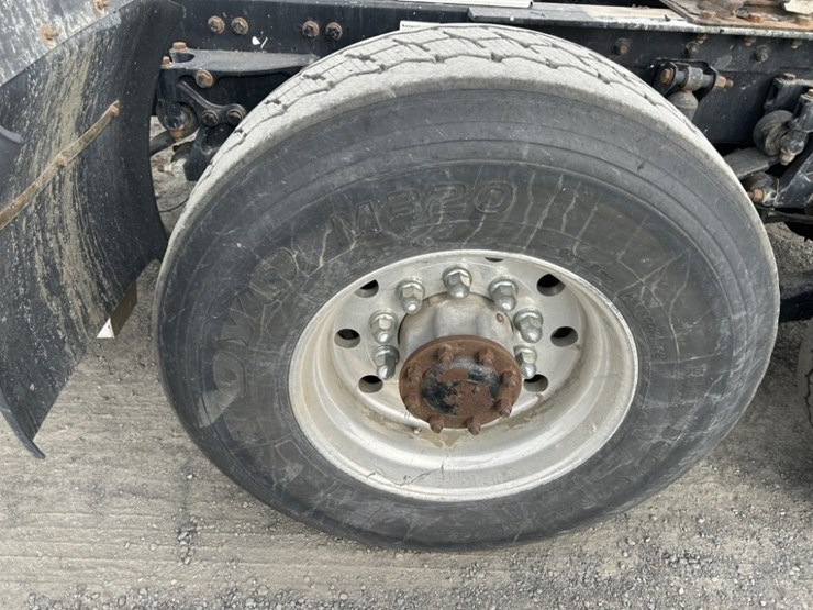 2020-kenworth-t680-image-11