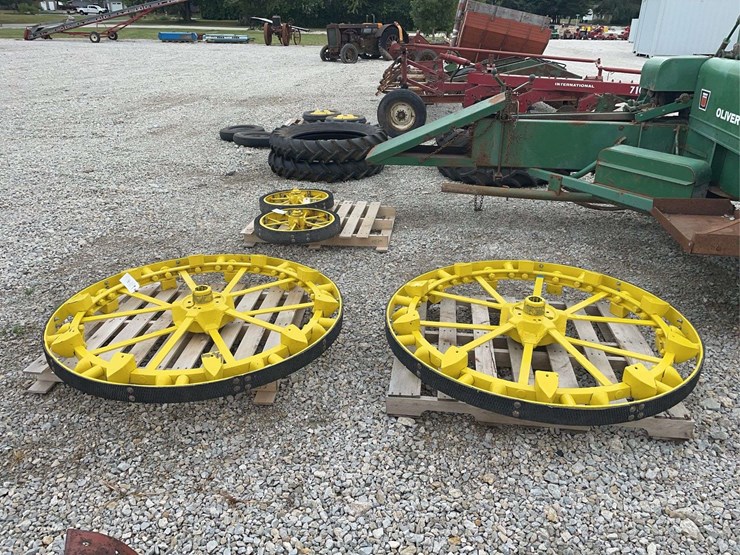 john-deere-b-image-2