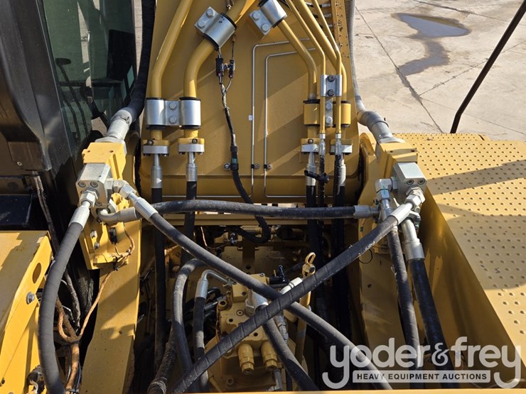 2022-caterpillar-336-image-51