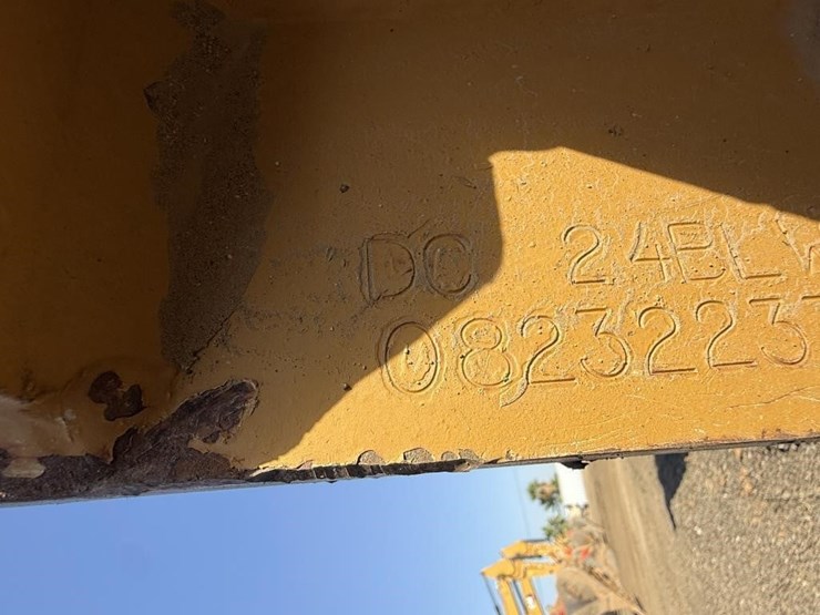 caterpillar-24-image-3