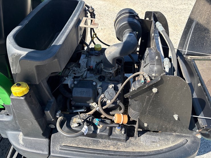 2021-john-deere-2400-image-10
