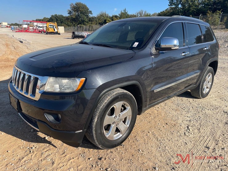 2013-jeep-grand-cherokee-limited-image-7