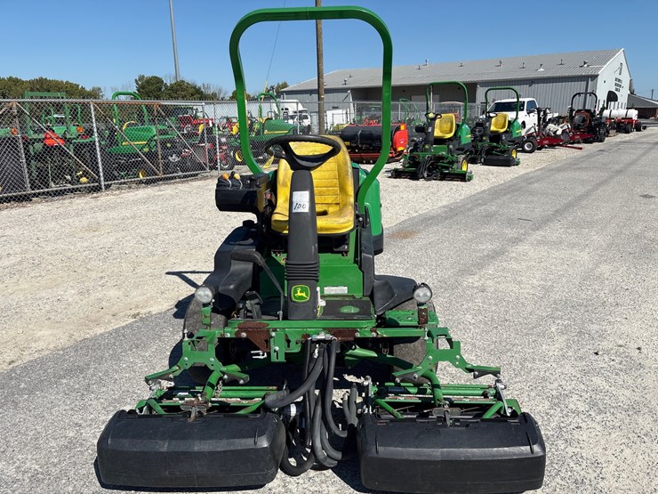 2021-john-deere-2400-image-8