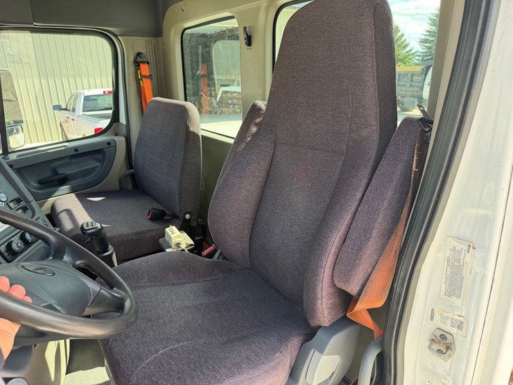 #1608-•-2019-freightliner-cascadia-single-axle-day-cab-image-29