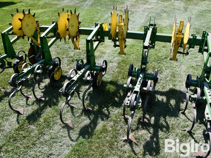 john-deere-er825-8r30-cultivator-image-14