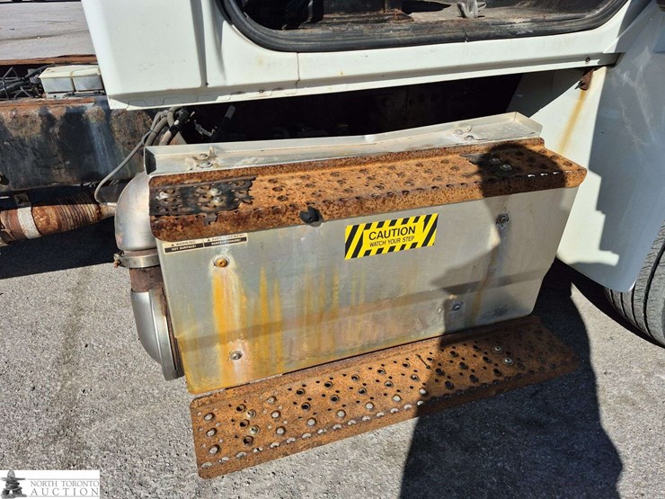 2017-international-durastar-4300-image-27