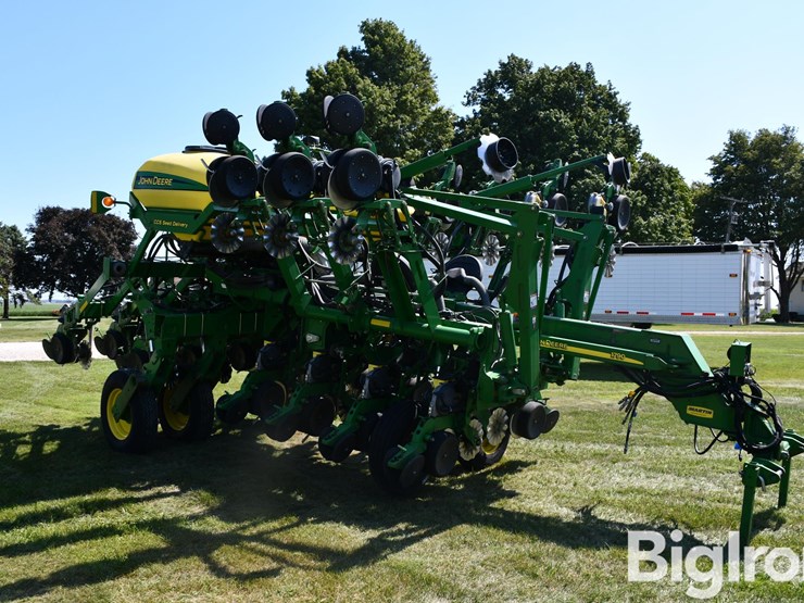 2009-john-deere-1790-ccs-image-3