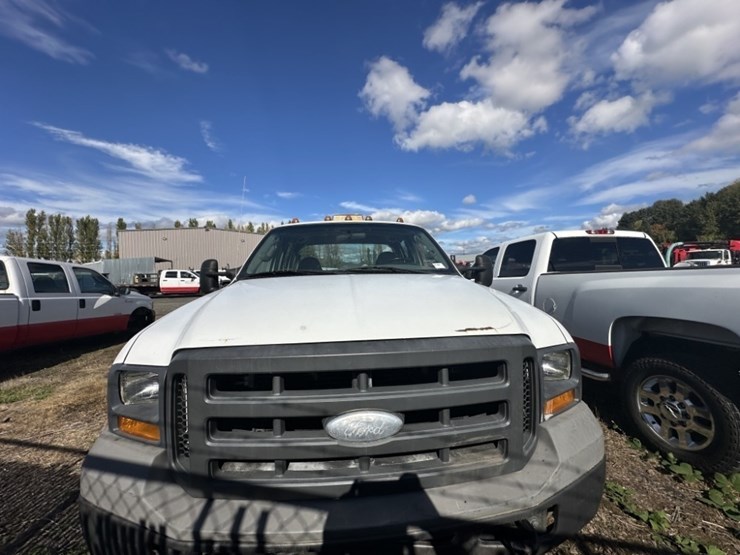 2005-ford-f350-xl-image-8