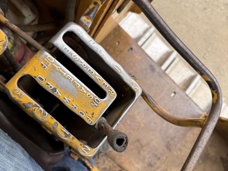 1963-caterpillar-d8h-image-32