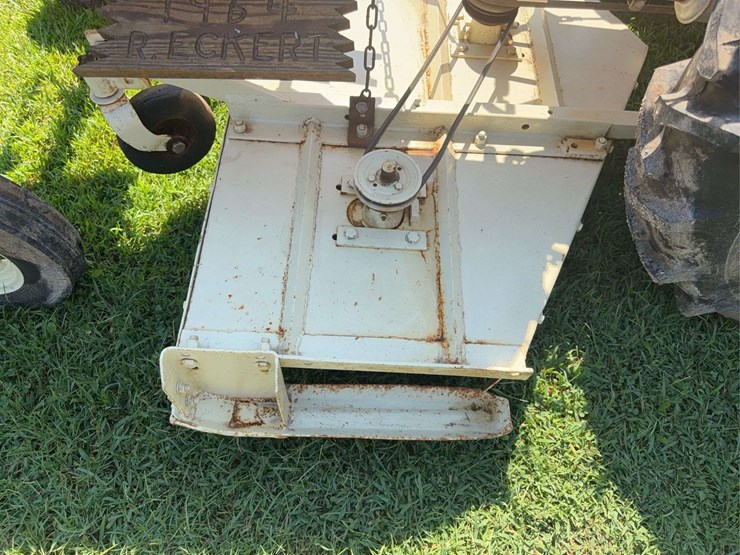 1964-international-cub-image-21