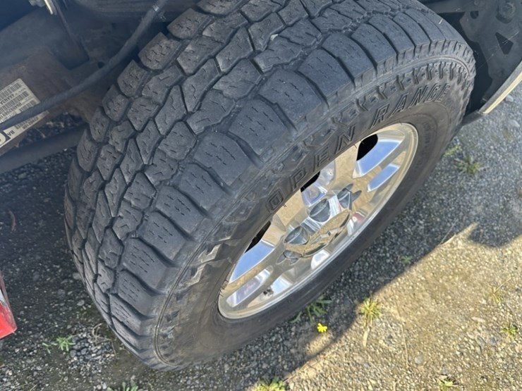 2012-chevrolet-silverado-3500-image-16