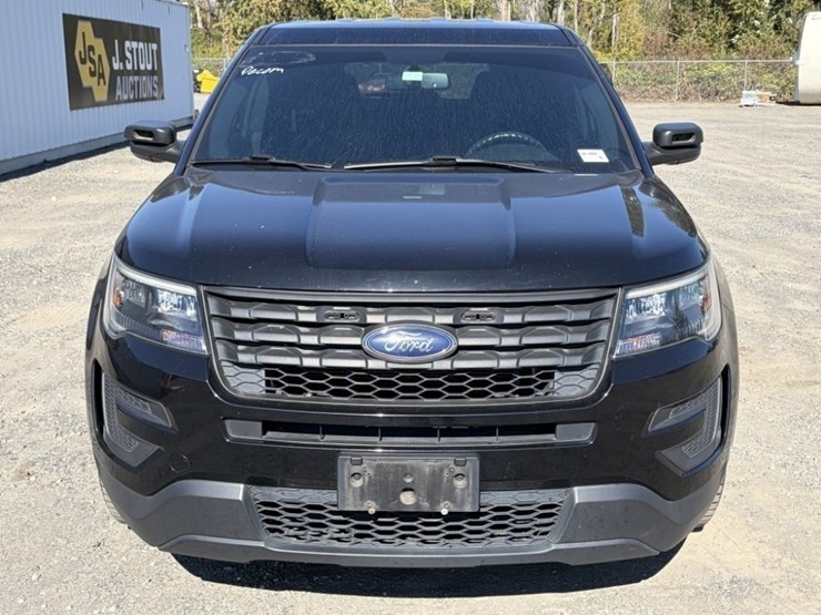 2018-ford-explorer-image-8