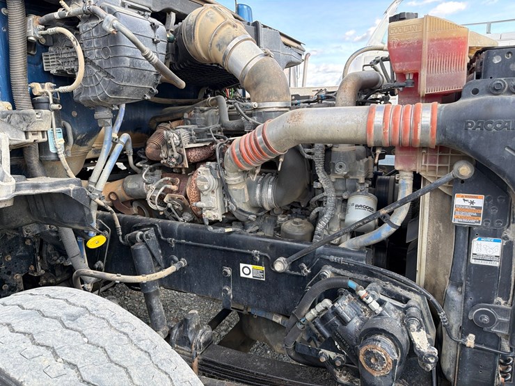 2016-kenworth-t880-image-95