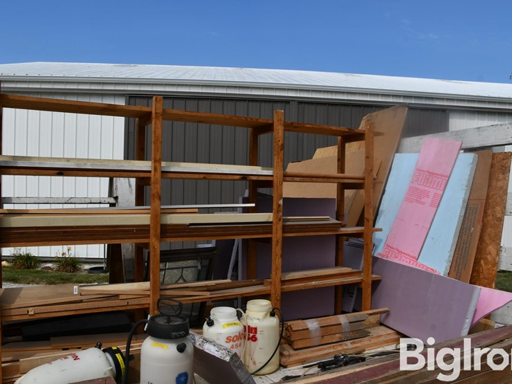hayrack-w/-contents-image-15