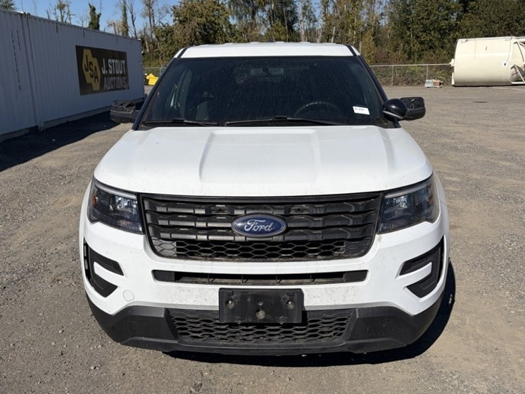2018-ford-explorer-image-8