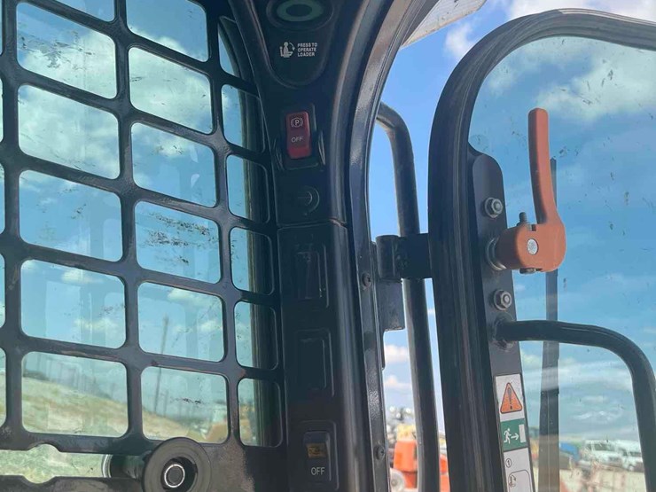 2023-bobcat-t770-mtl-image-16