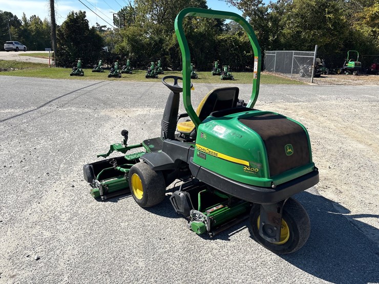 2021-john-deere-2400-image-3