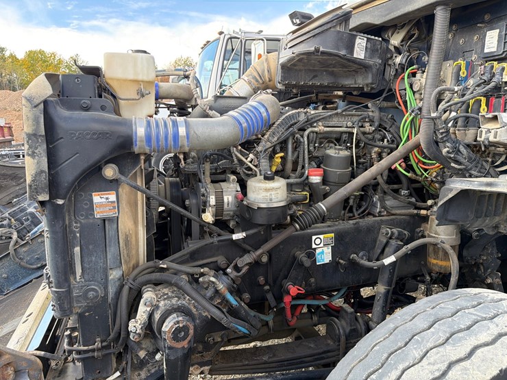 2016-kenworth-t880-image-89