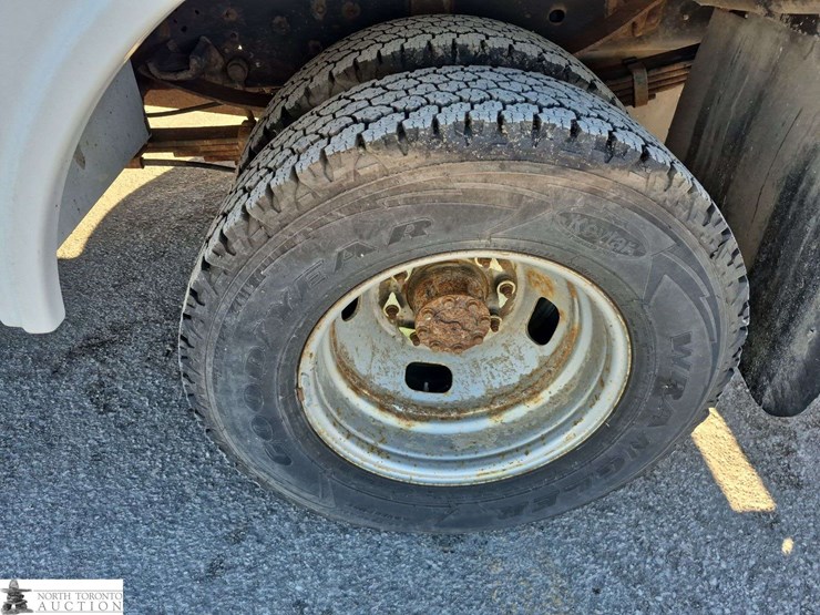 2013-ford-f350-image-19