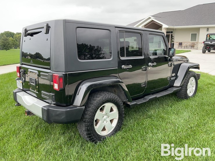 2010-jeep-wrangler-unlimited-sahara-image-5