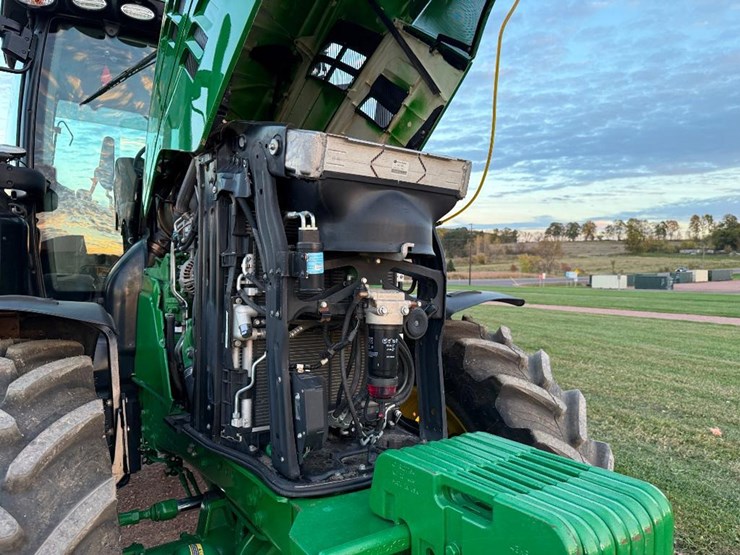 john-deere-6215r-image-47