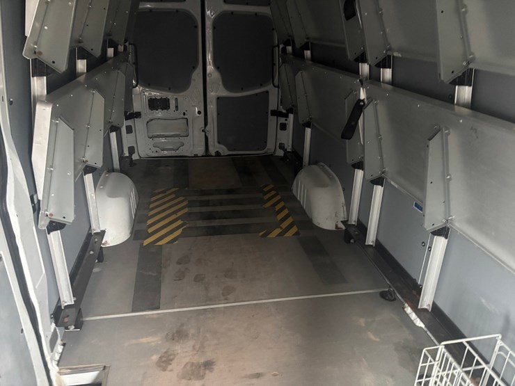 #2333-•-2014-mercedes-sprinter-van-image-62