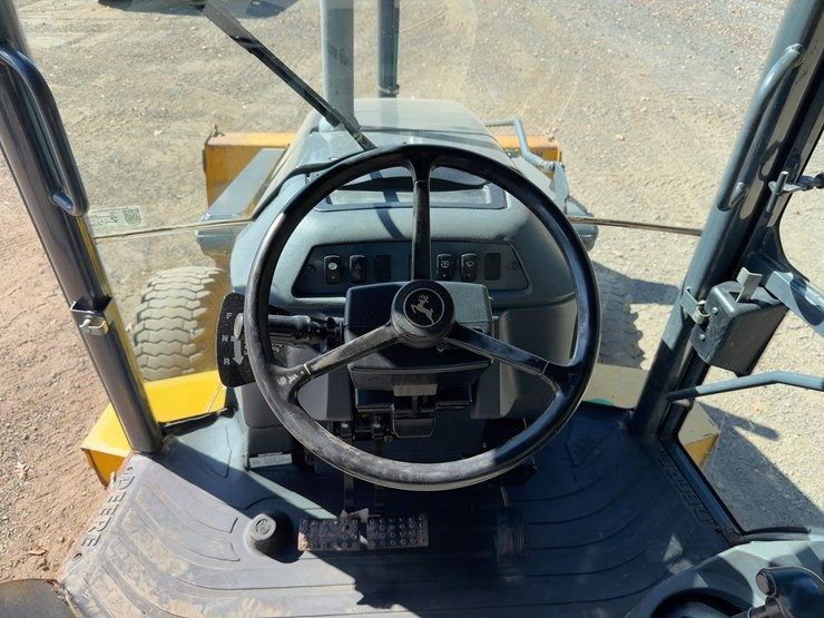 2011-deere-410j-image-28
