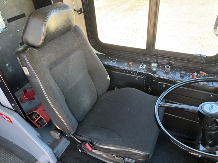 2010-gillig-35'-transit-bus-image-21