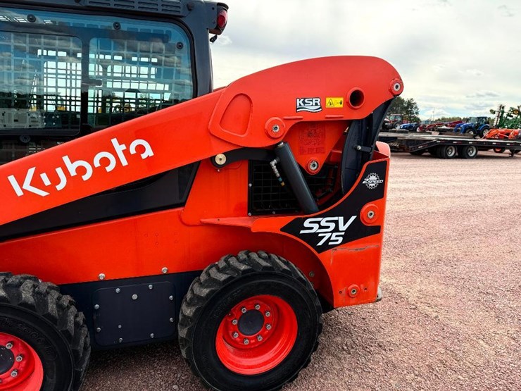 kubota-ssv75-image-9