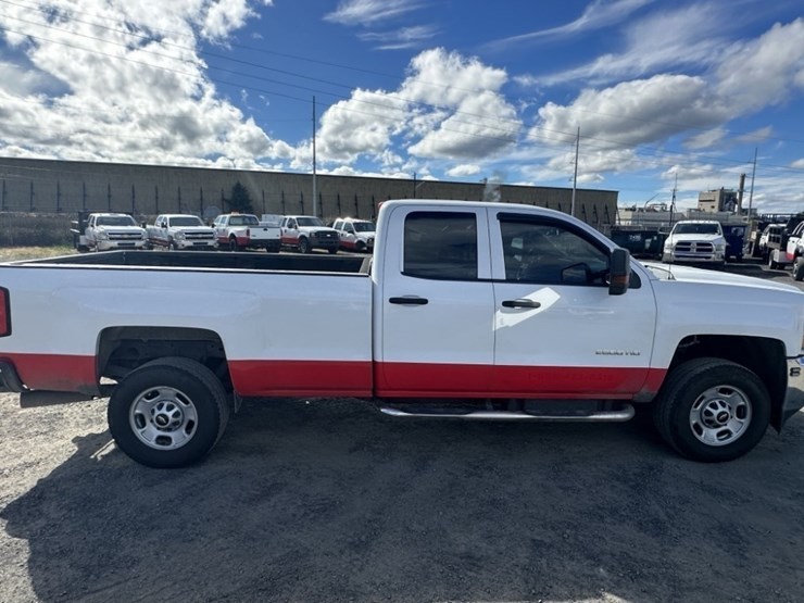 2015-chevrolet-silverado-2500-image-6
