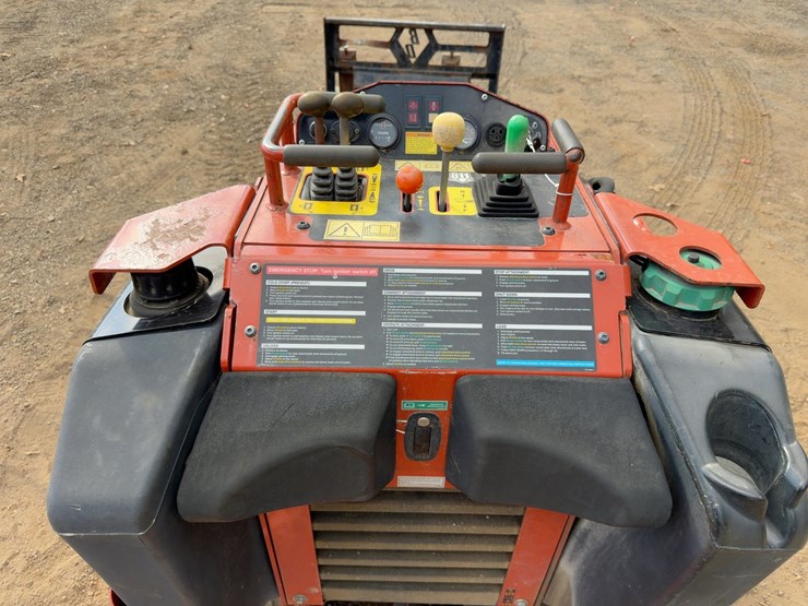2021-ditch-witch-sk600-image-17